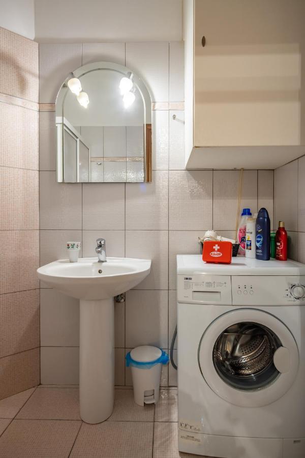 Flat In Excellent Location With Private Parking Apartment Atena Exterior foto