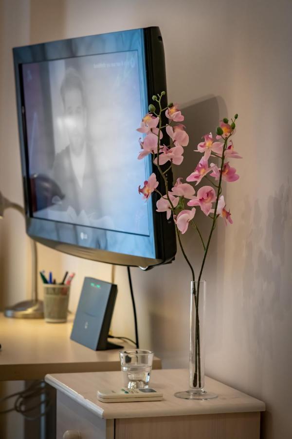 Flat In Excellent Location With Private Parking Apartment Atena Exterior foto