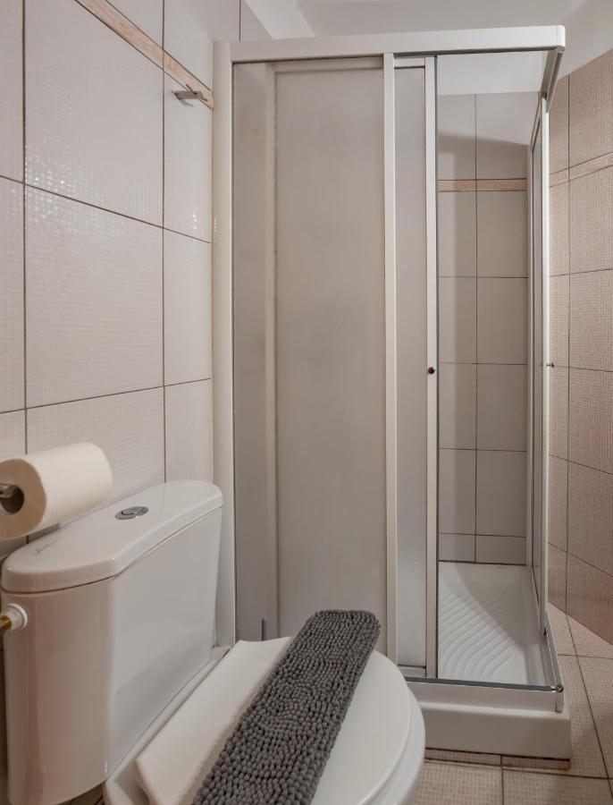 Flat In Excellent Location With Private Parking Apartment Atena Exterior foto